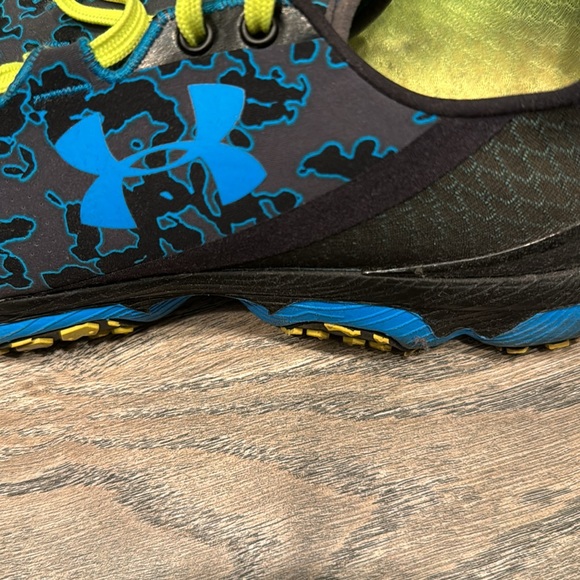 Under Armour shoes size 11 - Picture 5 of 6